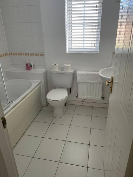 5 Holborn Spacious Home Redhill  Esterno foto